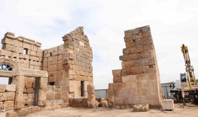 2026/05/unesco-dunya-mirasi-gecici-listesi39nde-yer-alan-zerzevan-kalesi39nde-restorasyon-calismalari-devam-ediyor_5.jpg