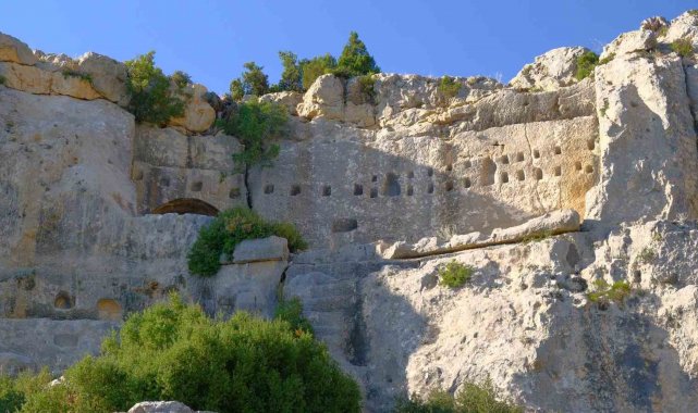 2026/08/unesco-listesindeki-alahan-manastiri-zamana-direniyor_5.jpg