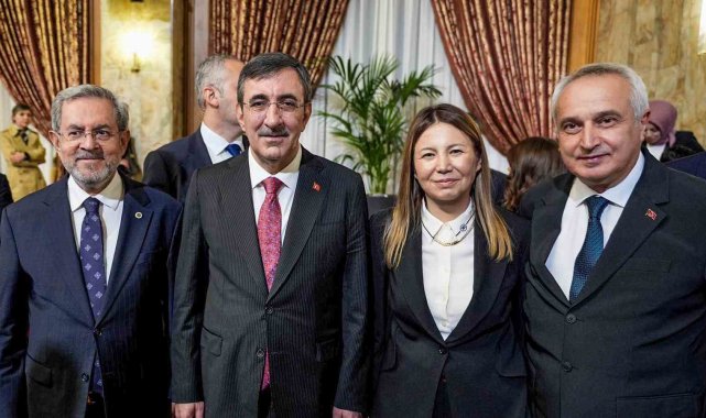 2026/10/rektor-fatma-aydin-mecliste-yeni-yasama-yili-resepsiyonuna-katildi_1.jpg