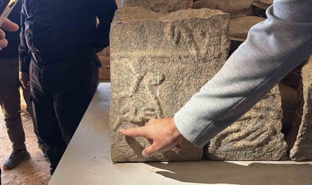2026/10/sapinuvada39daki-kazi-calismalarinda-cikartilan-civi-yazili-tabletlerin-unesco-listesine-alinmasi-hedefleniyor_1.jpg