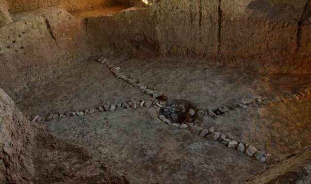 2026/10/sapinuvada39daki-kazi-calismalarinda-cikartilan-civi-yazili-tabletlerin-unesco-listesine-alinmasi-hedefleniyor_3.jpg