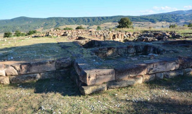 2026/10/sapinuvada39daki-kazi-calismalarinda-cikartilan-civi-yazili-tabletlerin-unesco-listesine-alinmasi-hedefleniyor_8.jpg