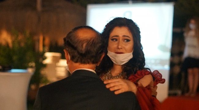 İşitme engelli bir anne ve babanın kızı olan İşaret Dili Öğretmeni ve Tercü...