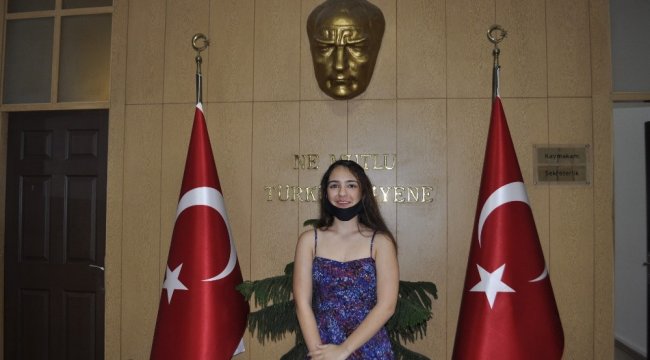 Muğla'nın Marmaris ilçesinde yaşayan 18 yaşındaki Duru Uyar, Yükseköğre...