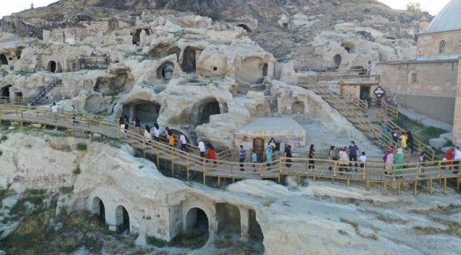 Nevşehir'de kısa bir süre önce turizme açılan Kayaşehir ve Nevşehir Kal...