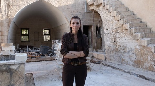 Şair Sakıb efendinin torunu Saliha Akar, dedesinin köşkünde yapılan mimariy...