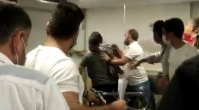 Aldığı evin devir işlemleri için Esenyurt Tapu Müdürlüğü'ne gelen bir k...