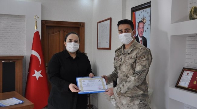 Adıyaman'ın Besni ilçesinde görev yapan jandarma personeline Kaymakam N...