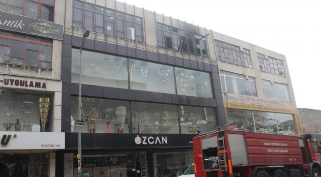 Ankara Siteler, Önder Mahallesi'nde 4 katlı binanın en üst katında bulu...