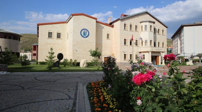 Bayburt Üniversitesi, Teknik Bilimler Meslek Yüksekokulu öğretim üyelerinde...