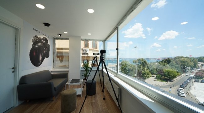 Eski teknoloji olarak görülen DSLR fotoğraf makineleri yerine artık aynasız...