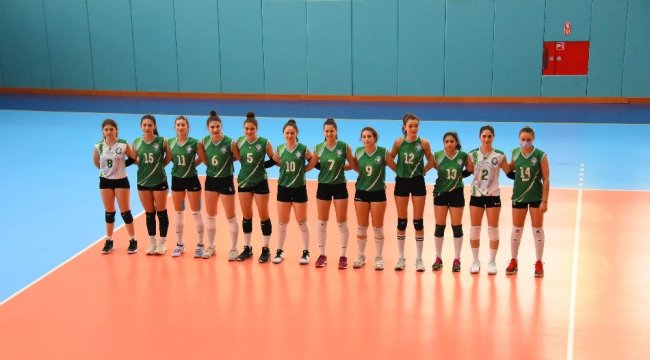 Salihli Belediyespor Bayan Voleybol Takımı, sahasında konuk ettiği erteleme...