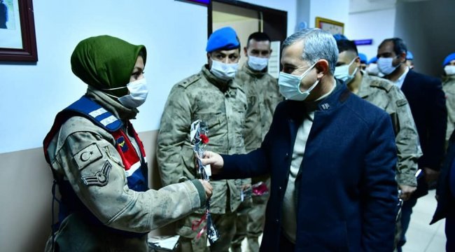 Malatya'nın Yeşilyurt Belediye Başkanı Mehmet Çınar, yeni yılın ilk saa...