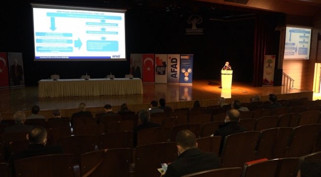 Şehitkamil Kültür ve Kongre Merkezinde düzenlenen toplantıda Gaziantep'...