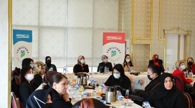 Yeşilyurt Belediye Başkanı Mehmet Çınar'ın eşi Semra Çınar'ın ev sa...