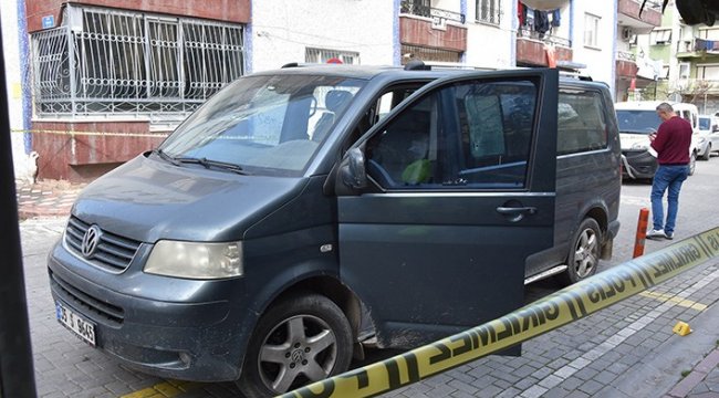 Manisa'nın Akhisar ilçesinde denetimli serbestlik bürosu önünde meydana...