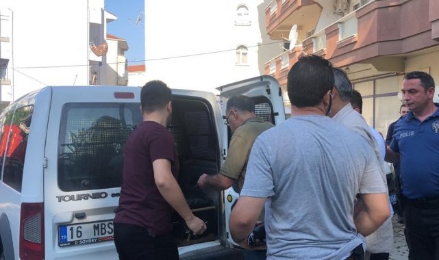 Bursa'nın Gemlik Küçük Kumla mahallesi de bir kişi tüfekle vurularak öl...