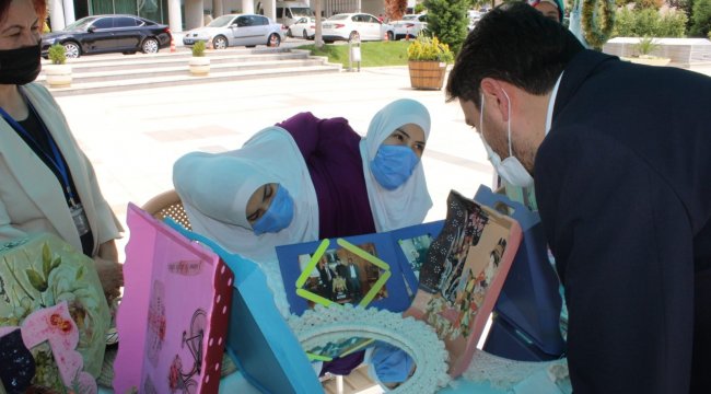 Kahramanmaraş'ta siyam ikizleri Ayşe ve Sema Tanrıkulu,