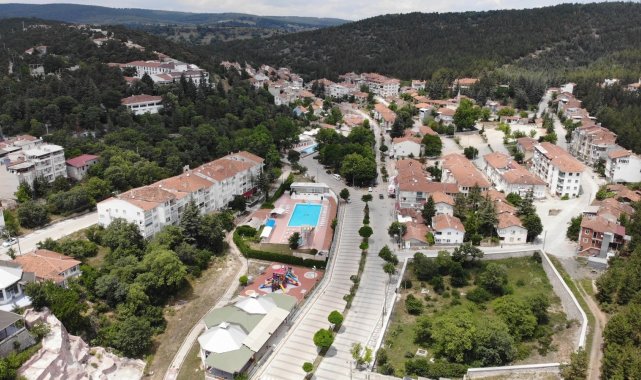 Kütahya'nın turizm bölgesi Ilıca Kaplıcaları, eski günlerini arıyor.
V...