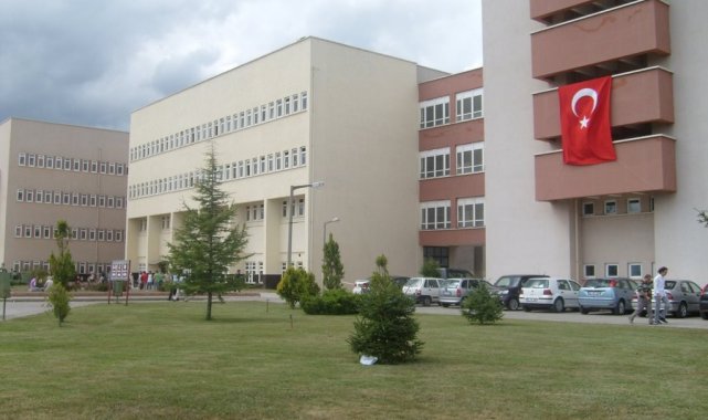 Ondokuz Mayıs Üniversitesi (OMÜ) Fen-Edebiyat Fakültesi'nde biyoloji, c...