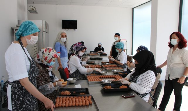 İstanbul'da yaşayan Vuslat Güldoğan (64), annesinin içli köftelerinin l...