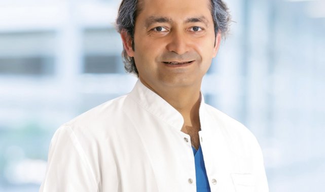 Üroloji Uzmanları Prof. Dr. Ender Özden ve Doç. Dr. Mehmet Necmettin Mercim...