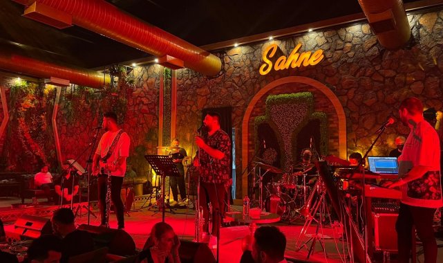 diyarbakir da vda grup olarak eglence sektorune yenilikler katan genc i magazin kamu haber