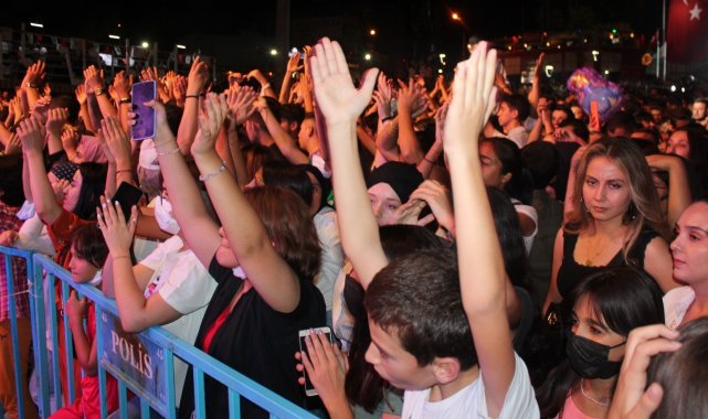 Manisa'nın Alaşehir ilçesinde Alaşehir Üzüm Festivali kapsamında düzenl...