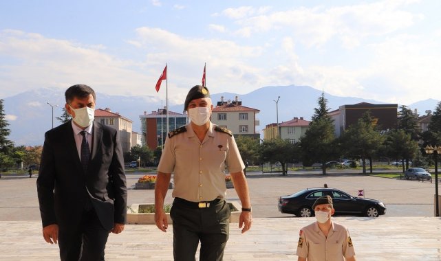 3'ncü Ordu Komutanı Korgeneral Yavuz Türkgenci, Erzincan Belediye Başka...