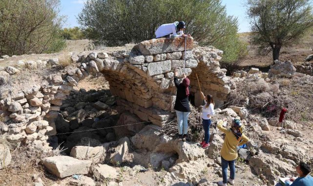 Konya'nın merkez Meram ilçesi Hatunsaray Mahallesi'nin yaklaşık 8 k...