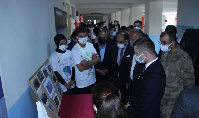 MUŞ (İHA) – Muş'un Malazgirt ilçesindeki Şehit Arslan Kulaksız Fen Lise...