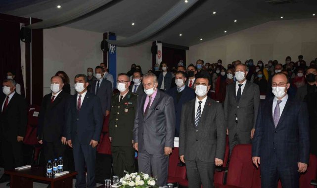 Denizli Bağbaşı Anadolu İmam Hatip Lisesinde düzenlenen programla 15 Temmuz...