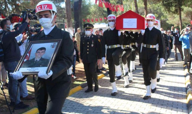 Gaziantep 5'inci Zırhlı Tugay Komutanlığında görevliyken Kilis'teki...