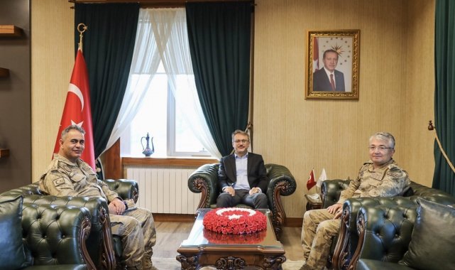 Jandarma Bölge Komutanı Tuğgeneral Nurettin Alkan, Vali Kadir Ekinci'yi...