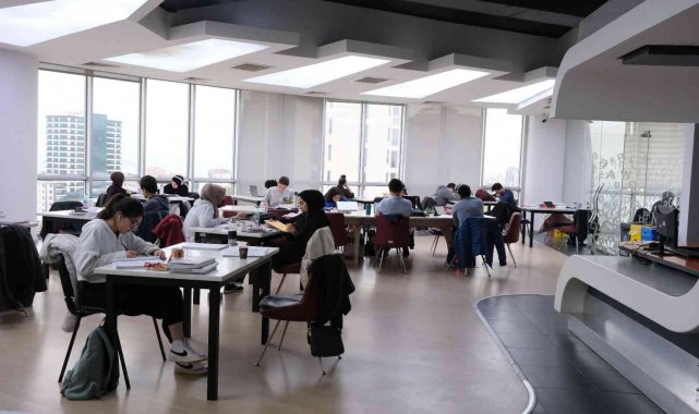 Maltepe Belediyesi'nin Prof. Dr. Türkan Saylan Kültür Merkezi'nde b...