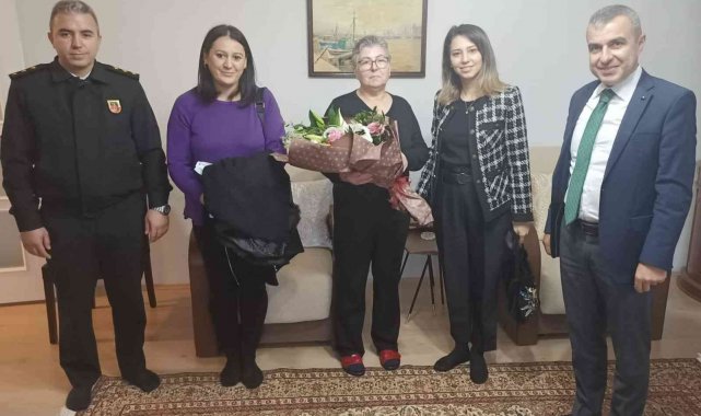 Erdek Kaymakamı Abdullah Atakan Atasoy ve eşi ilçe merkezinde yaşayan şehit...