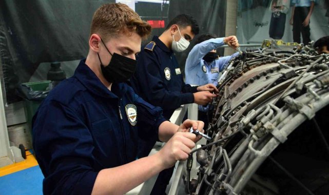 Geleceğin uçak mühendis ve teknisyenlerinin yetiştiği Sakarya Nuri Demirağ ...
