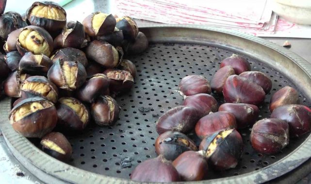 Kışın vazgeçilmezlerinden olan kestane, cadde ve sokak köşelerine kurulan o...