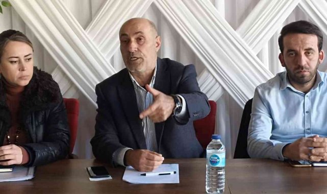 Balıkesir'in AK Parti Edremit İlçe Başkanlığı, ilçede görev yapan ulusa...