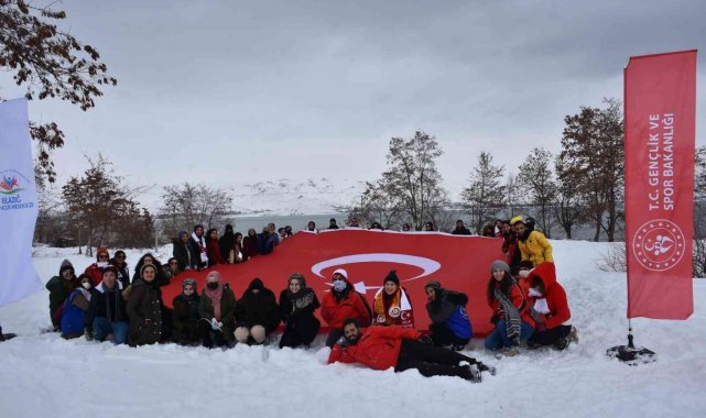 Elazığ Şehit Muammer Faruk Salgar Gençlik Merkezi gençlik liderleri ve gönü...