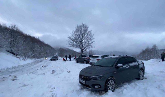 Zonguldak'ta hafta sonu Gaca mevkiine akın eden vatandaşlardan bazıları...
