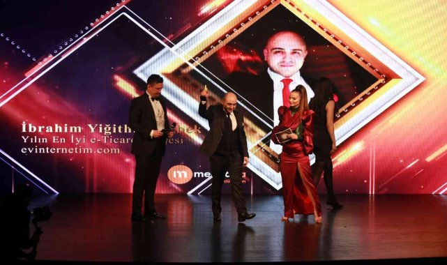 1. İş ve Kariyer Ödülleri sahiplerini buldu. İbrahim Yiğithan Özbek tarafın...