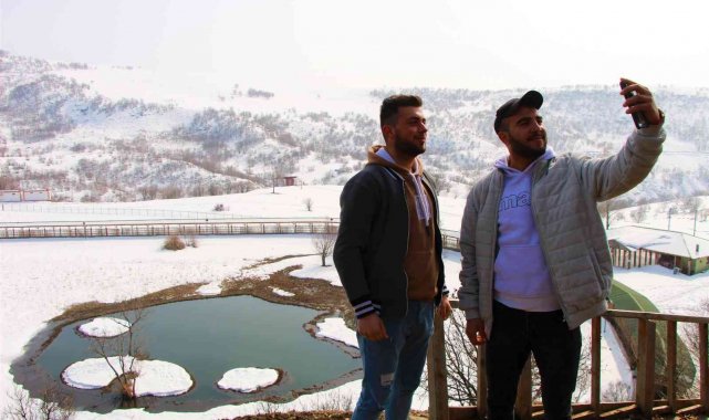 Bingöl'ün Solhan ilçesinde bulunan Turna Gölü'ndeki yüzen adalar, k...