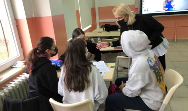 Litvanyalı öğretmenler Samsun İbrahim Tanrıverdi Sosyal Bilimler Lisesinde ...