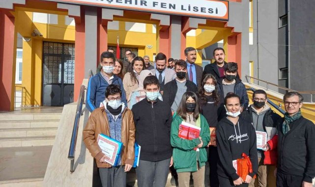 Malatya Doğanşehir İlçesi'nde başarılı lise öğrencileri ödüllendirildi....