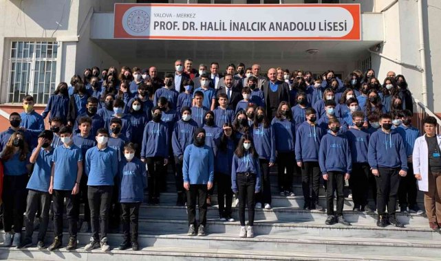 Prof. Dr. Halil İnalcık Anadolu Lisesinde, okula ismini veren ünlü tarihçin...