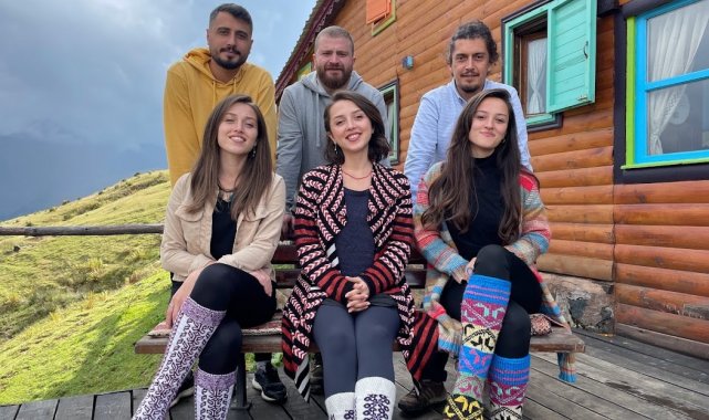 Yudum, Damla ve Tamara Şahin tarafından kurulan Samida, Yayla Trio ile birl...