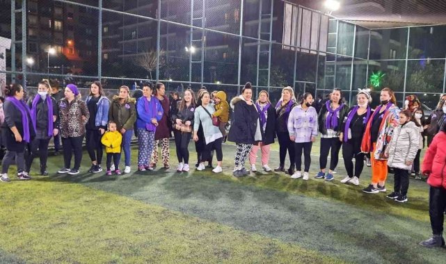 Bornova Romanlar Sosyal Yardımlaşma ve Dayanışma Derneğinin düzenlediği 8 M...