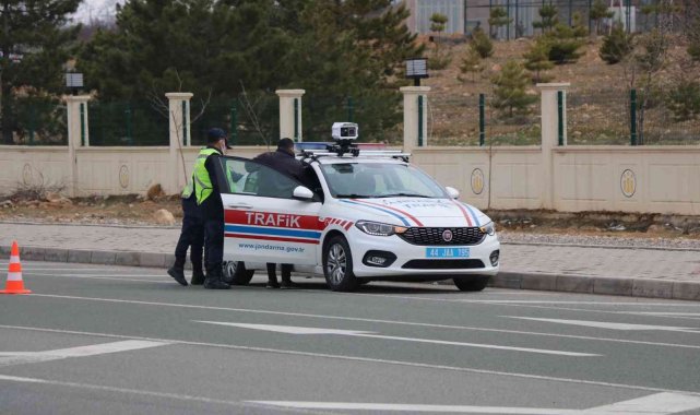 Jandarma Genel Komutanlığı tarafından, Yerli ve Milli Mobil Hız Tespit Ciha...
