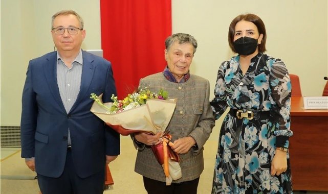 Trakya Üniversitesi, Edirne Konferansları serisi kapsamında Tıp Fakültesini...